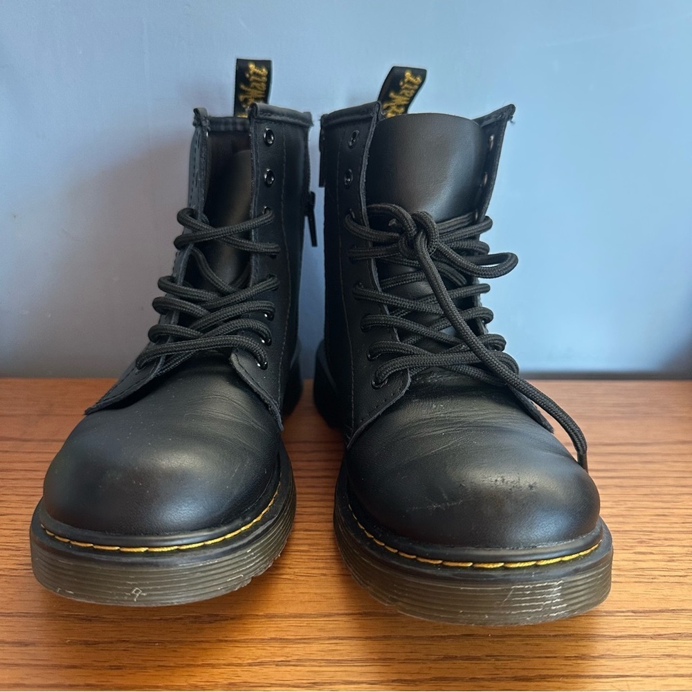 DR. MARTENS 1460 Boot - Kids SIZE 4 YOUTH - Picture 9 of 16